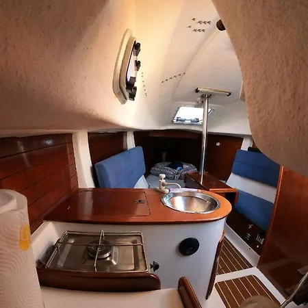 Botel Navegamos Hoy *